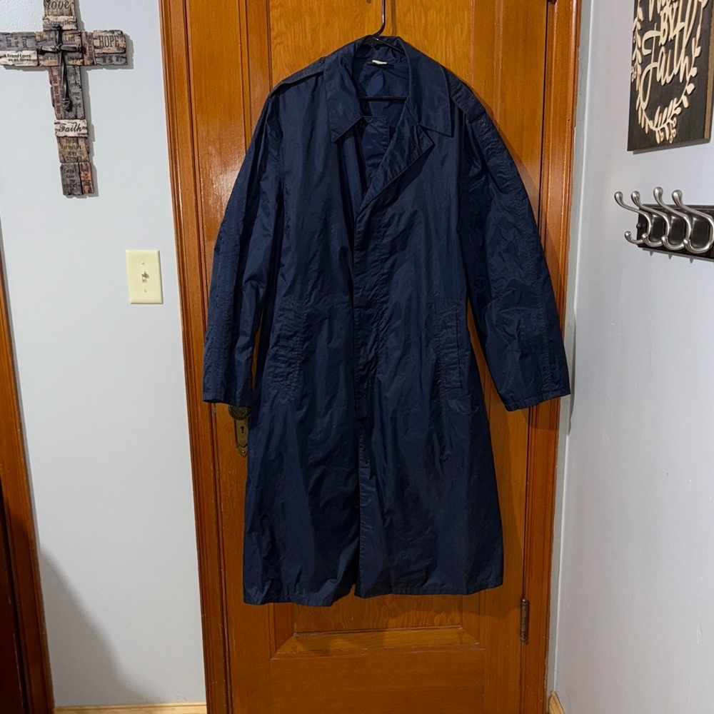 Men's Navy Blue Rain Coat.sz 40long
